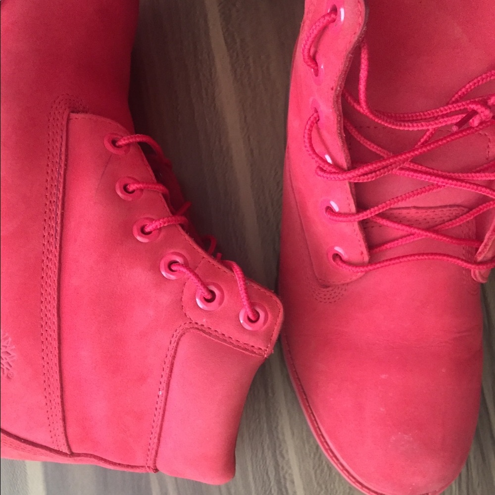 Pink Timberlands - Picture 4 of 5